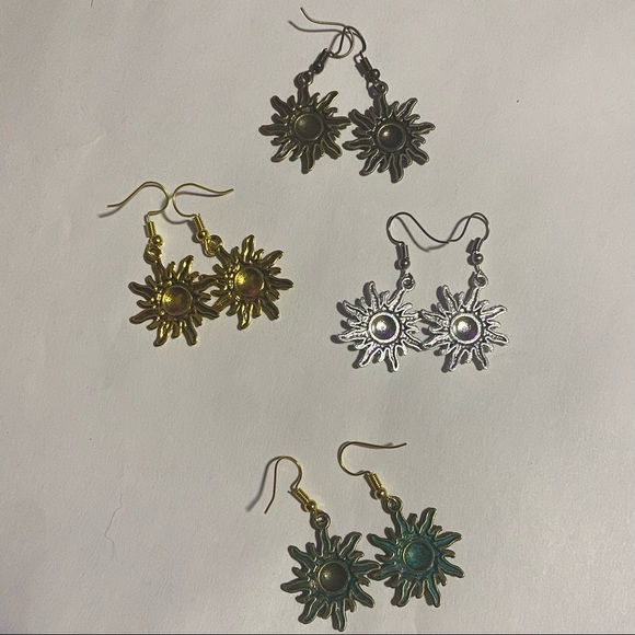 🦋3/$30🦋 Handmade Boho Celestial Dangling Sunshine Earrings in Antique Bronze - Picture 6 of 8